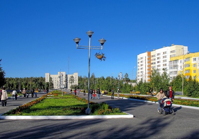 Fil:City center of Noyabrsk.jpg