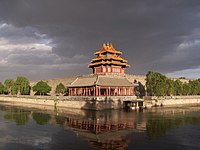 Den Förbjudna staden i Beijing i skymningsljus.