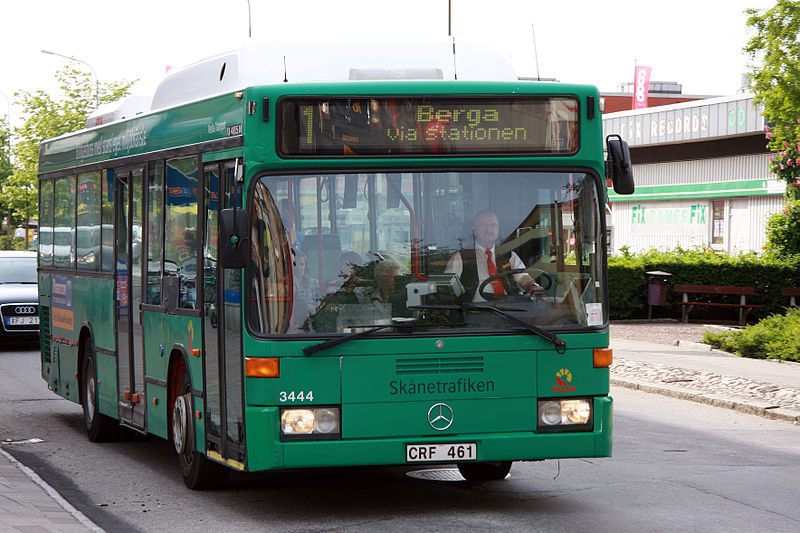 Fil:Stadsbuss i Eslöv-1.jpg