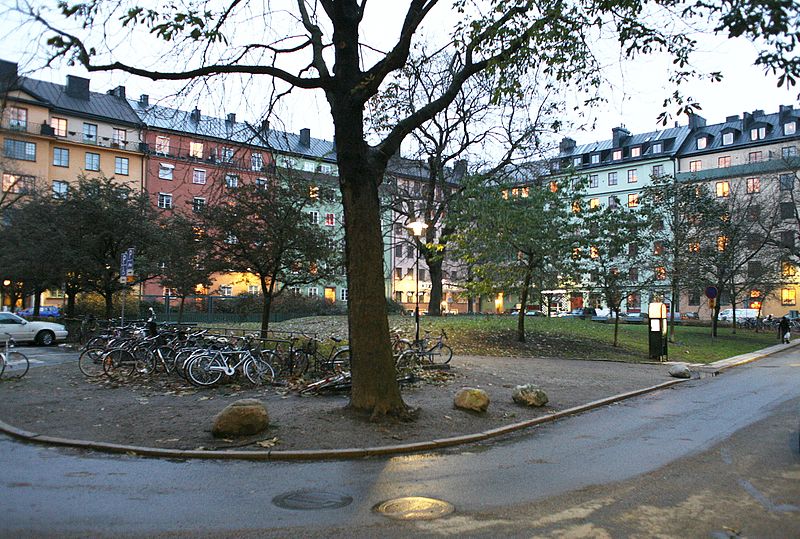 Fil:Bjurholmsplan Stockholm 20061105.JPG