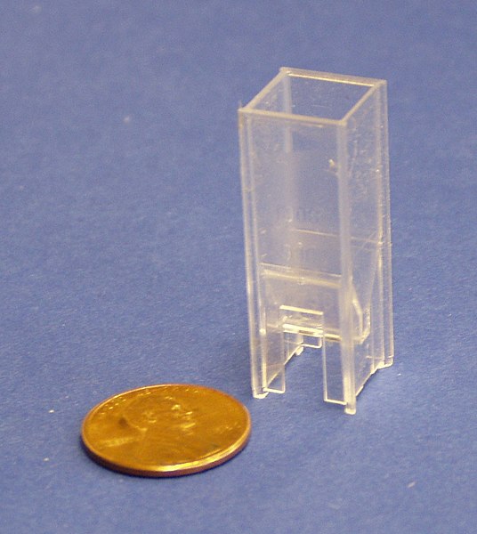 Fil:Cuvette with penny.jpg