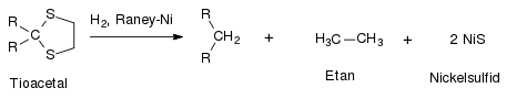Ett exempel på desulfurisering av tioacetaler över raneynickel.