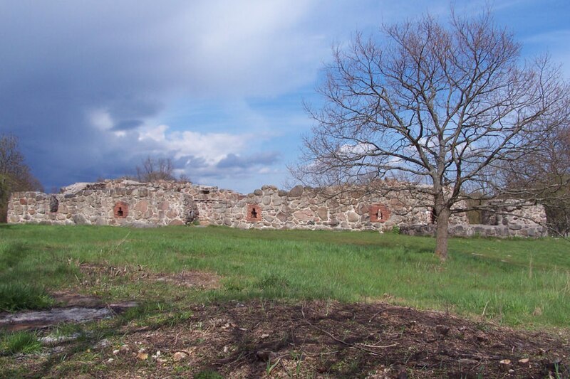 Fil:Lyckå slottsruin.jpg