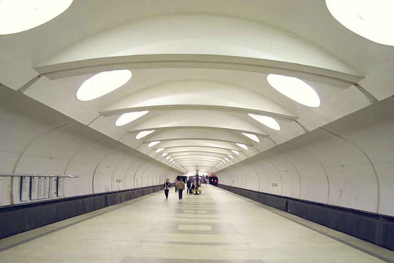 Fil:Metro station Altyfievo Moscow.jpg
