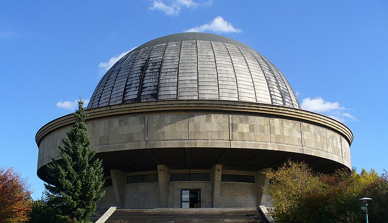 Fil:Planetarium WPKiW.jpg