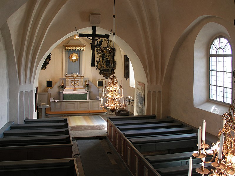 Fil:Salems kyrka Nave1.jpg