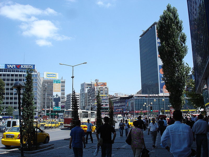 Fil:Ankara Kizilay square.JPG