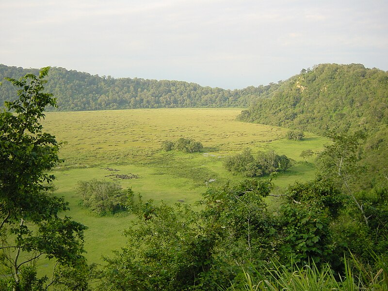 Fil:Arusha-NatPark-Ngurdoto-Crater.jpg