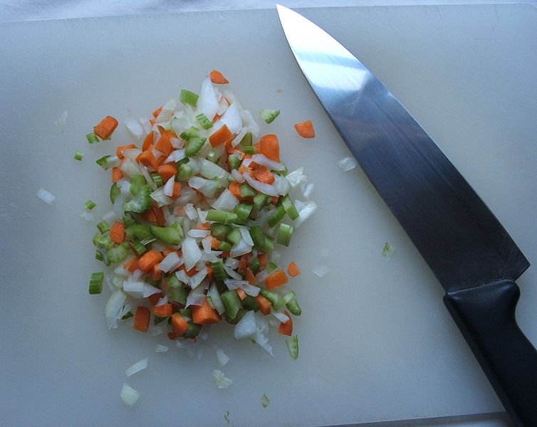 Fil:Mirepoix(cuisine).JPG