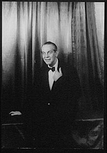 Raymond massey.jpg