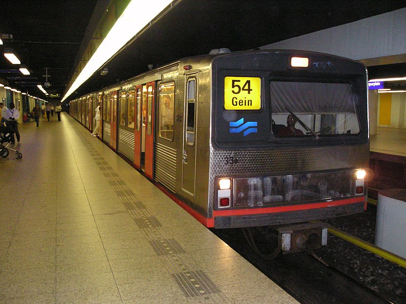 Fil:Amsterdam metro LHB.JPG