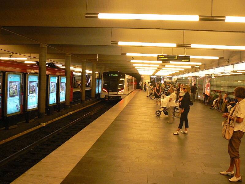 Fil:Jernbanetorget stasjon with MX3000.JPG