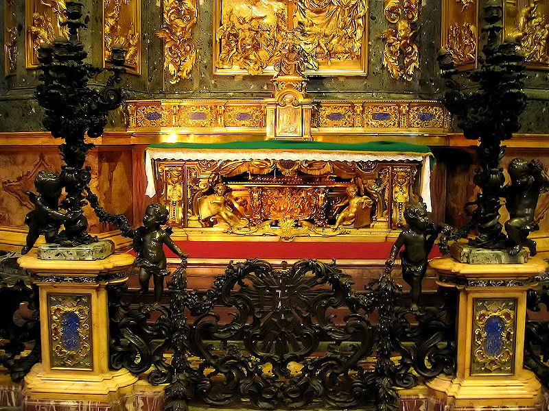 Fil:Tomb of St. Ignatius.jpg