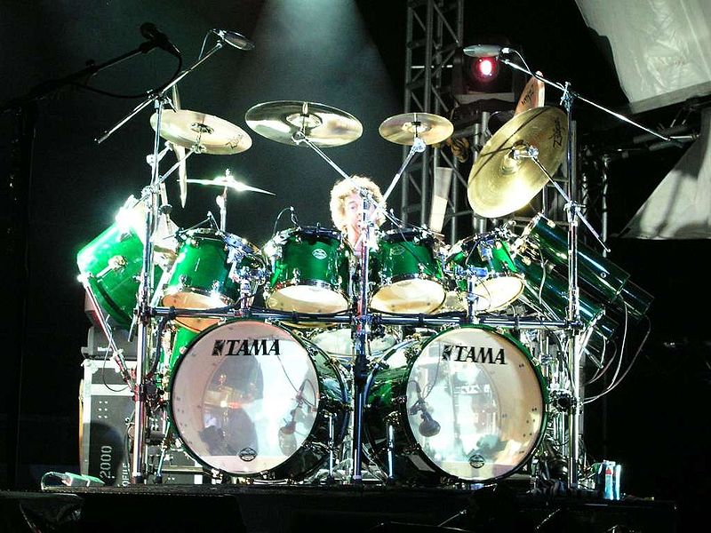 Fil:Simon Phillips on drums.jpg