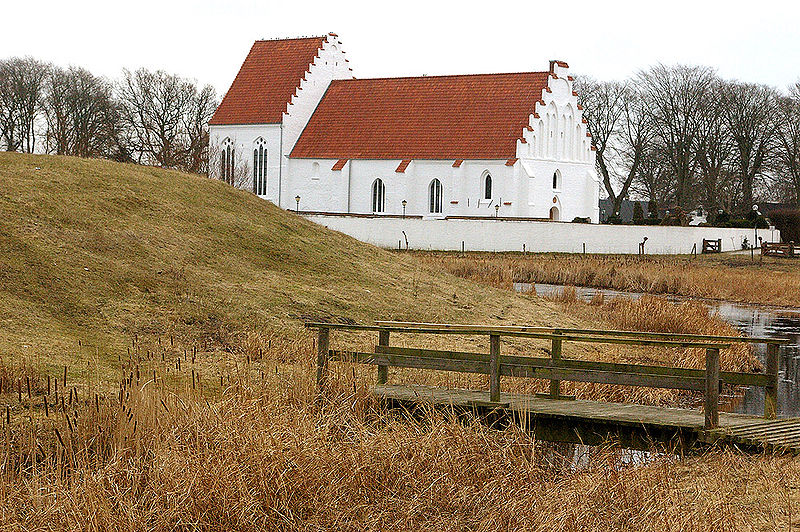 Fil:Skanor castle church Skania Sweden.jpg