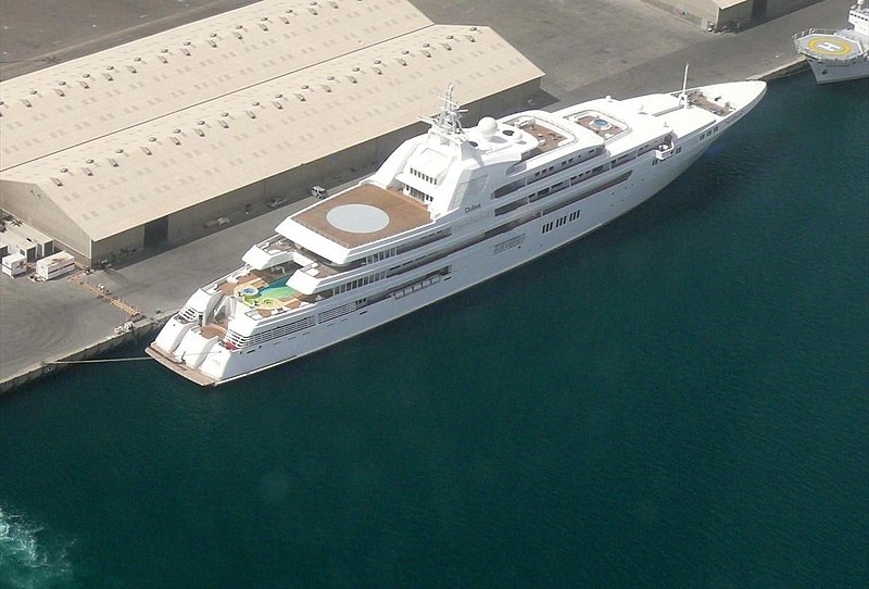 Fil:Yacht Dubai on 8 May 2008.jpg