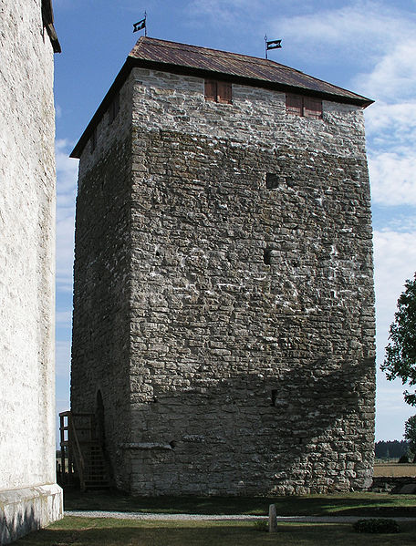 Fil:Gammelgarns kyrka kastal01.jpg