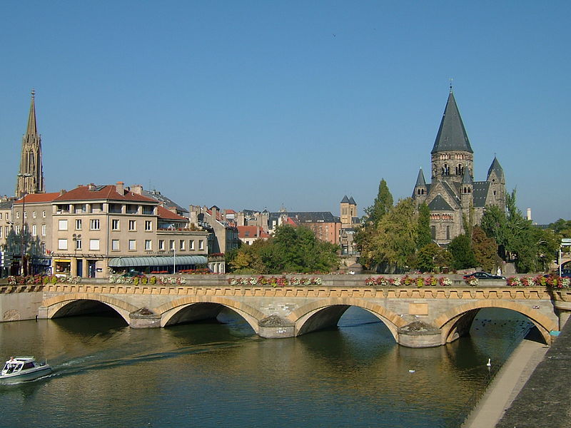 Fil:Metz Pont Moyen.JPG