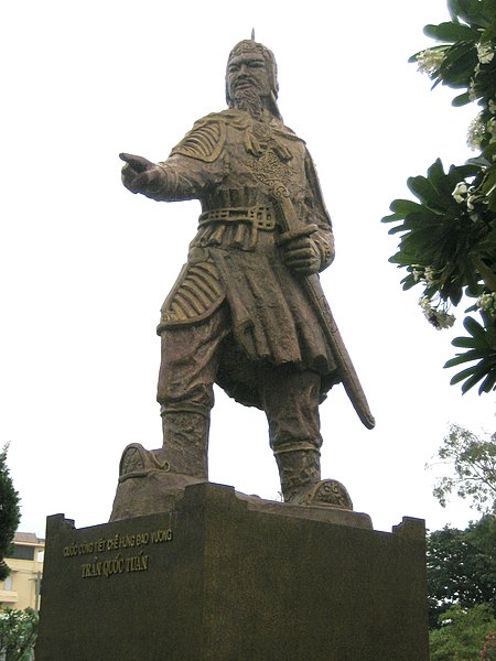 Fil:Tran Hung Dao statue.jpg