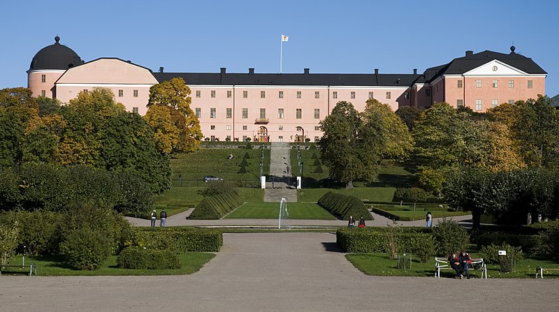 Fil:Uppsala slott as seen from the botanical garden.jpg