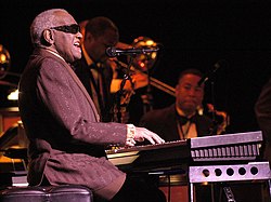 Ray Charles spelar under Festival International de Jazz de Montréal i Montreal, Kanada, 2003