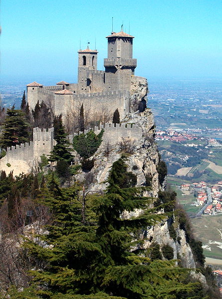 Fil:San Marino castello 2.jpg
