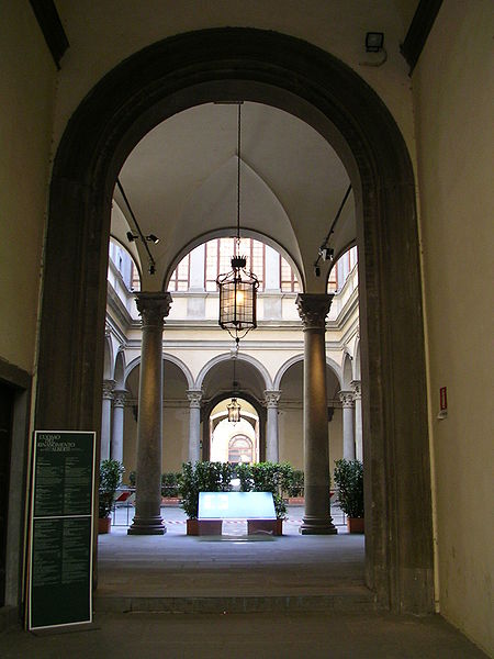Fil:Palazzo Strozzi cortile.JPG