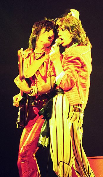 Fil:Mick Jagger and Ron Wood - Rolling Stones - 1975.jpg
