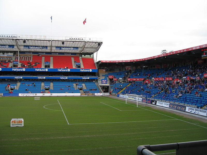 Fil:Ullevaal Stadion interior Coca-Cola Stand.jpg