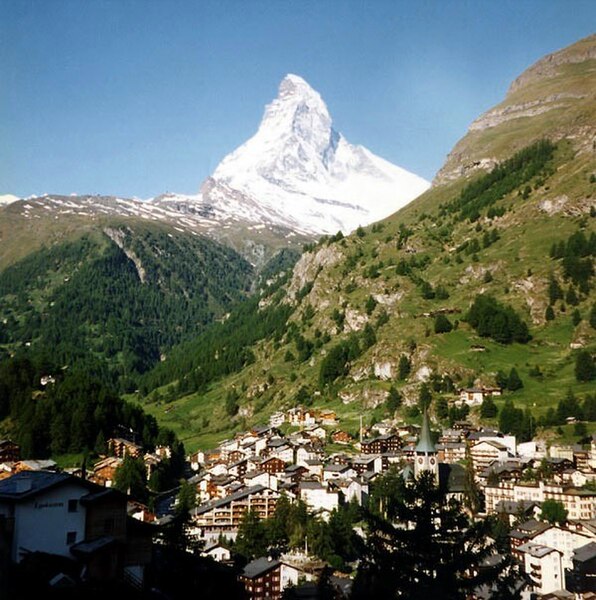 Fil:Zermatt and Matterhorn.jpg