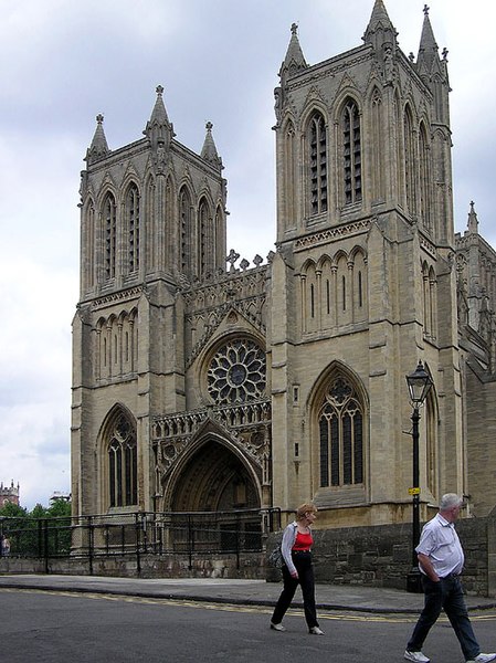 Fil:Bristol.cathedral.front.arp.500pix.jpg