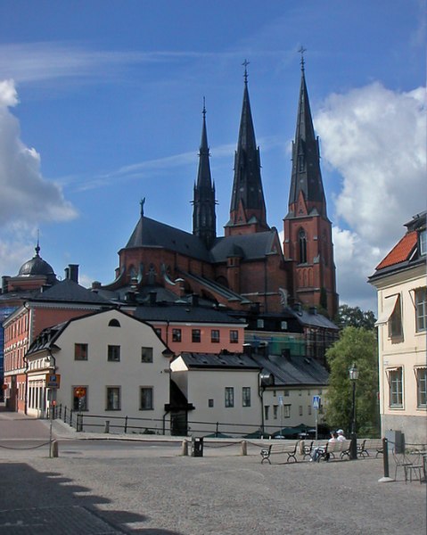 Fil:Domkyrkan i Uppsalas stadsbild.jpg