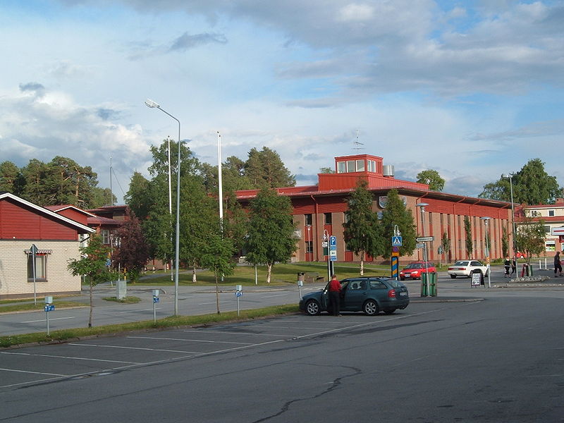 Fil:Kommunhuset i Krokom.JPG