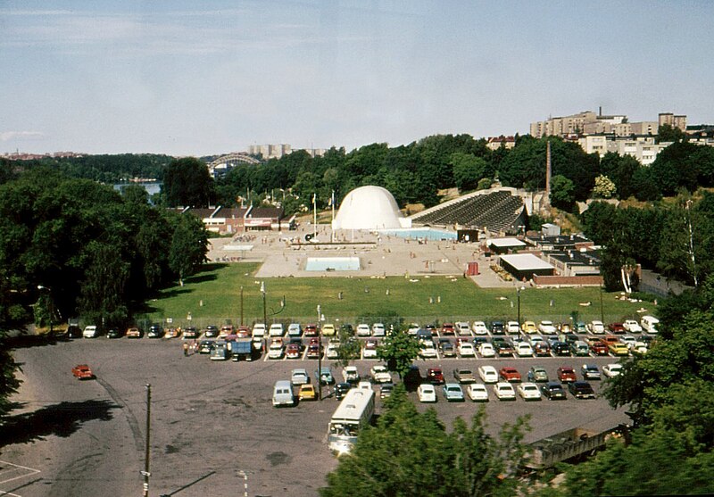 Fil:Eriksdalsbadet 1975.jpg