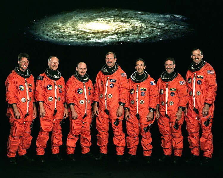 Fil:STS-103 crew.jpg