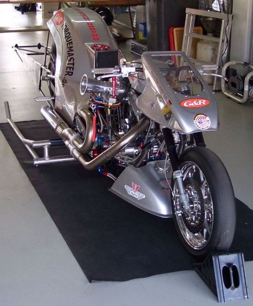 Fil:Top fuel bike Torquemaster Harley.jpg