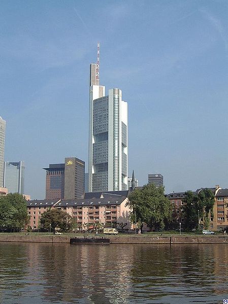 Fil:Frankfurt.Commerzbanktower.wmt.jpg