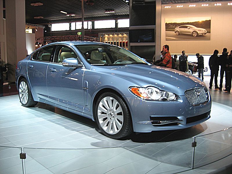 Fil:Jaguar XF Front-view.JPG