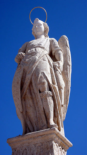 Fil:Statue de Saint Raphaël 1.jpg