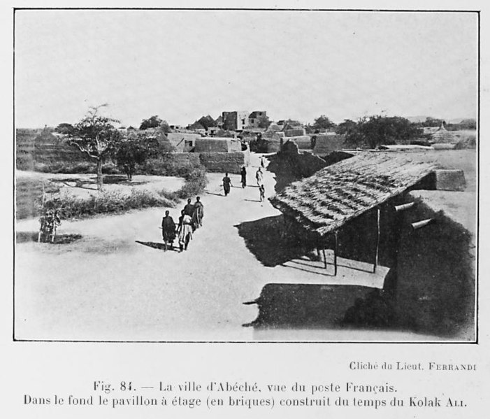 Fil:La ville d'Abéché, vue du poste Français.jpg
