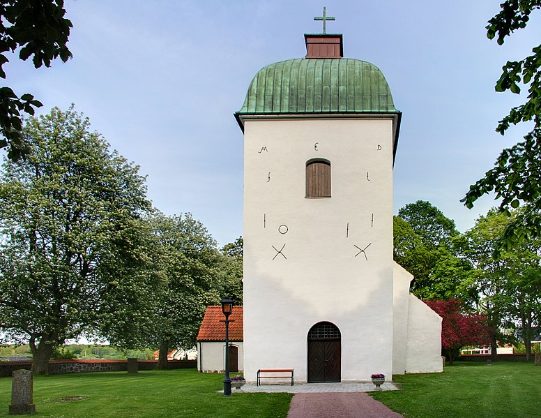 Fil:Västra Sallerups kyrka i maj 2009-2.jpg