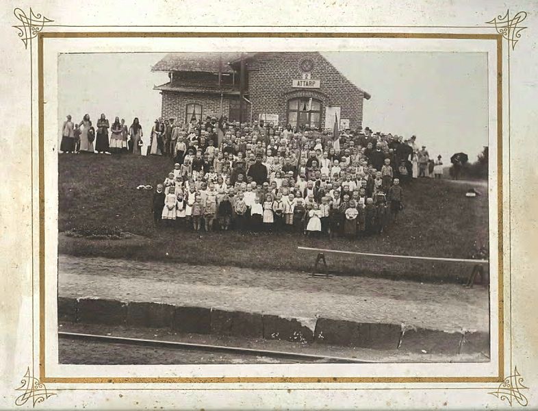 Fil:Attarps station 1892.jpg