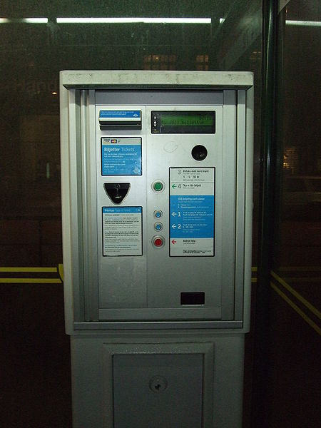 Fil:Ticket machine - 2008-02-07 (gabbe).jpg