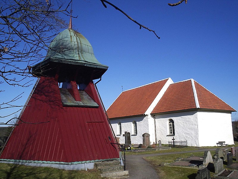 Fil:Bergums kyrka, Göteborgs kommun, den 22 april 2006, bild 3.JPG