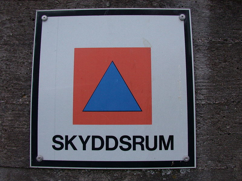 Fil:Swedish air raid shelter sign.JPG