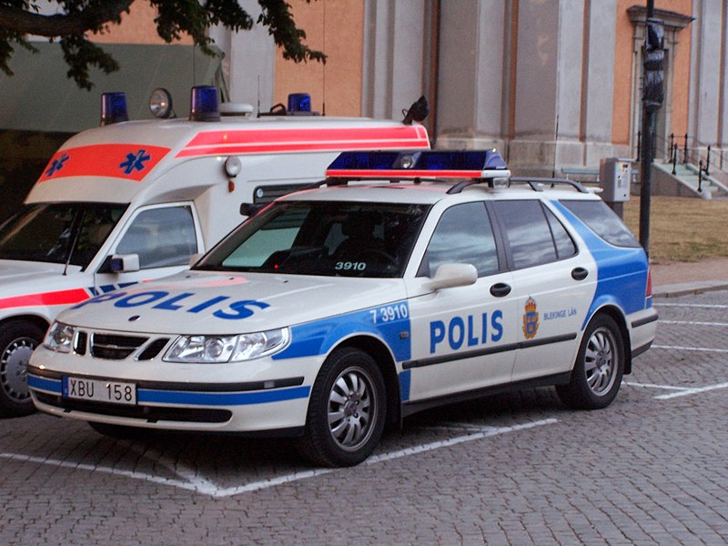 Fil:Swedish police car.jpg