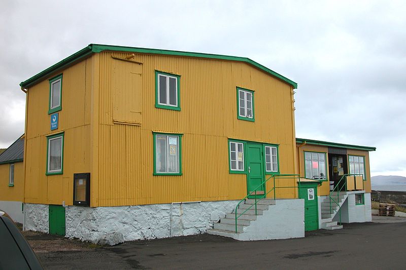 Fil:Post office in Skálavík, Faroe Islands.JPG