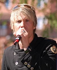 Magnus Bäcklund sjunger på Strömparken i Norrköping 2006. Foto: Daniel Åhs Karlsson