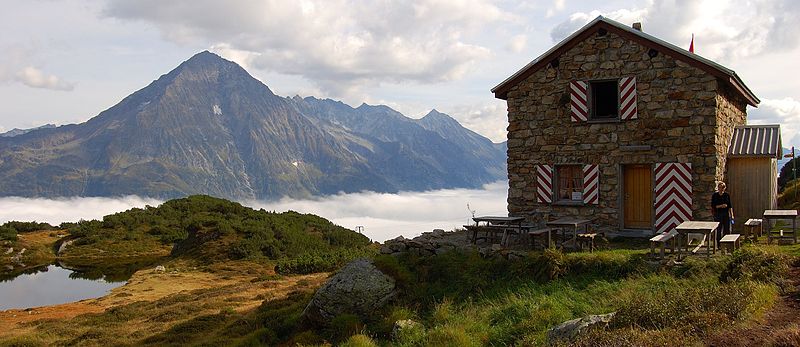 Fil:Sunniggrätli hut.JPG