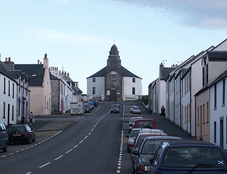 Fil:Kilarrow round church.jpg